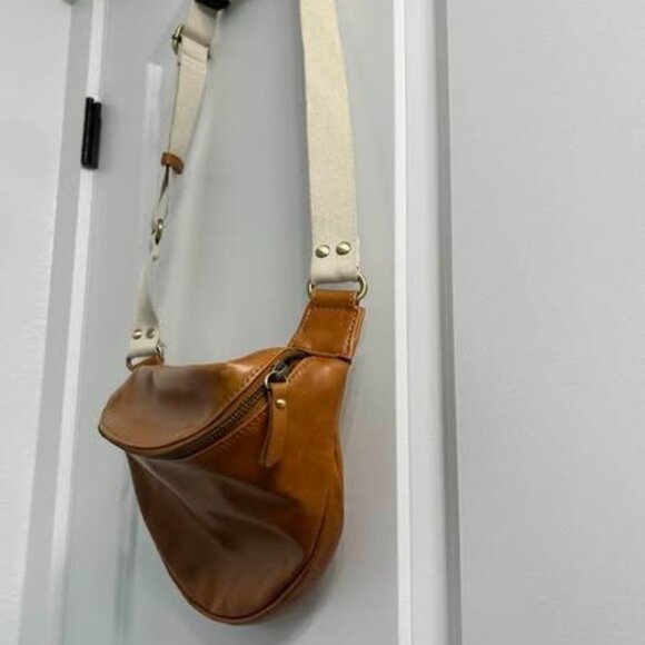 Andar Caramel Leather Crossbody Bag - Picture 3 of 6